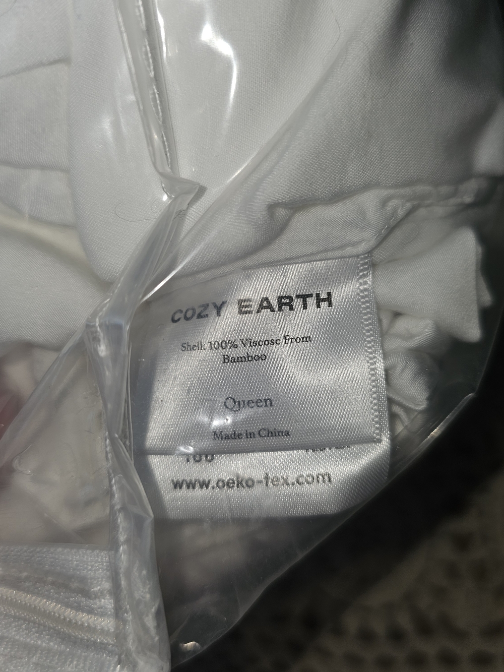 COZY EARTH! Queen White Queen Bedding Set - White NEW